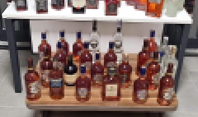 Yalova'da otomobilde 72 şişe sahte alkol ele geçirildi