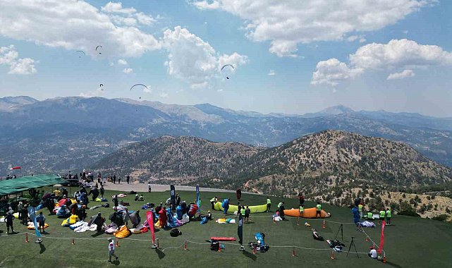 Yamaç Paraşütü Dünya Kupası heyecanı Çameli şemalarında başladı
