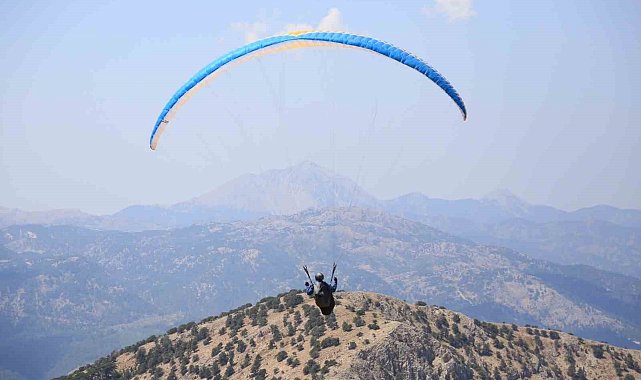 Yamaç Paraşütü Dünya Kupası Şampiyonası Çameli'nde devam ediyor