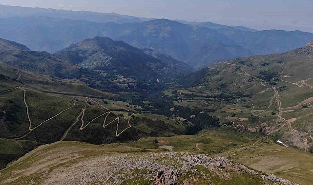 Yaylalara artık hayvanlarını otlatmak için değil, tatil için geliyorlar