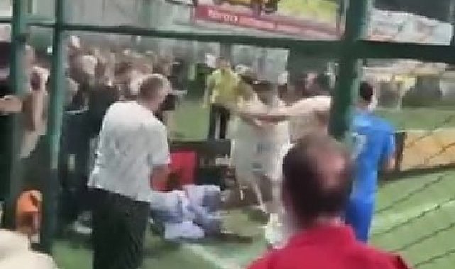 Yeşil saha boks ringine dönüştü, kavgayı ayırmak isteyen eski basın mensubu darp edildi