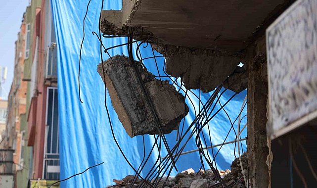 Yıkım kararı verilen binalardan 60-100 ton yerine 4 ila 10 ton demir çıktı