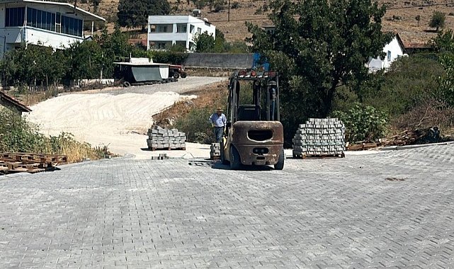 Yunusemre Belediyesinden Bağyolu Mahallesine parke taşı hizmeti