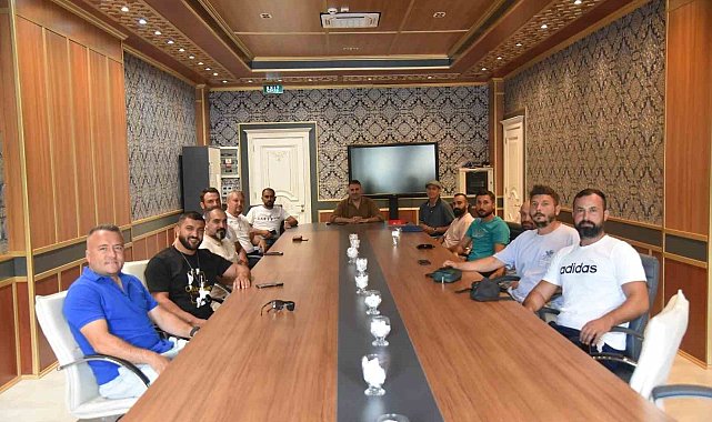 Yunusemre Belediyesporda futbol antrenörleri yeni sezon rotasını belirledi