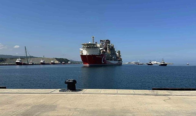 Zonguldak protokolü Abdülhamid Han Sondaj Gemisi'ni karşıladı