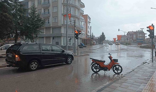 Afyonkarahisar'da sağanak yağış etkili oldu