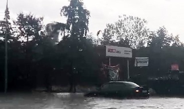 Ankara'da sağanak hayatı olumsuz etkiledi