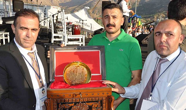 Bir kilo Sason balı 300 bin liradan satıldı