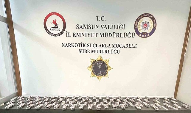 Geceleyin bekçilerin boş arazide fark ettiği koliden 4 bin 47 adet uyuşturucu hap ele geçirildi