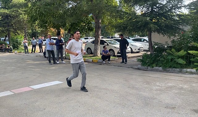 Koşarak geldikleri KPSS'ye saniyelerle yetiştiler