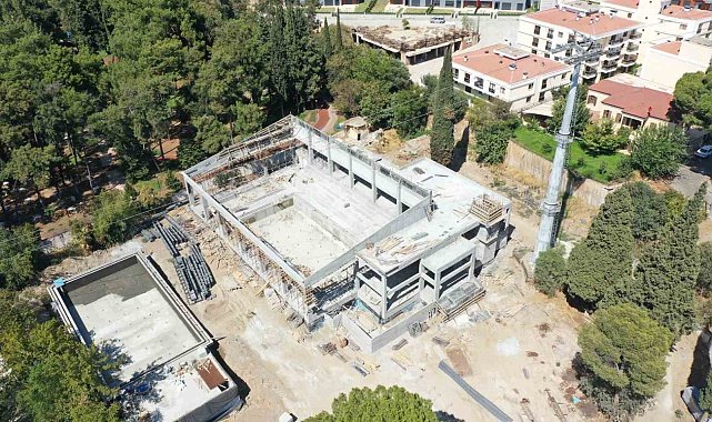 Pınarbaşı Yüzme Havuzu'nda çalışmalar hız kesmiyor