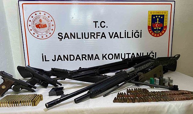 Siverek'te Jandarma ve Emniyetten ortak operasyon: Çok sayıda silah ve uyuşturucu ele geçirildi