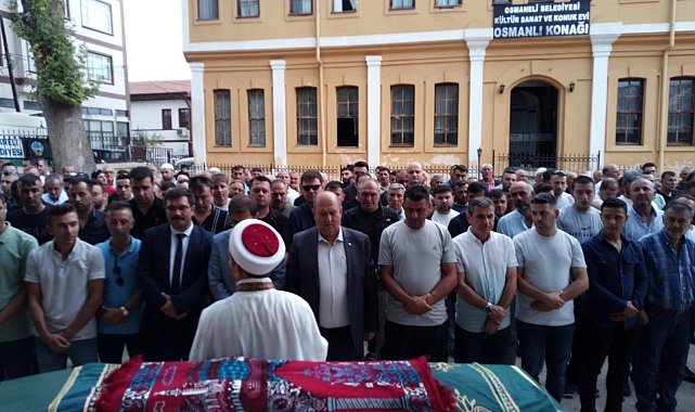 Sulama havuzuna düşen çocuk tedavi gördüğü hastanede yaşamını yitirdi