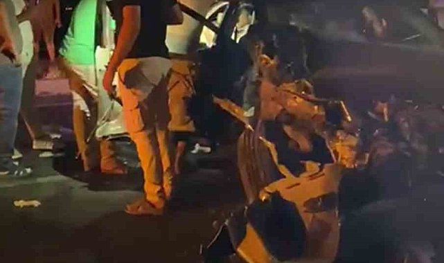 Traktörle, otomobil çarpıştı: 3 yaralı