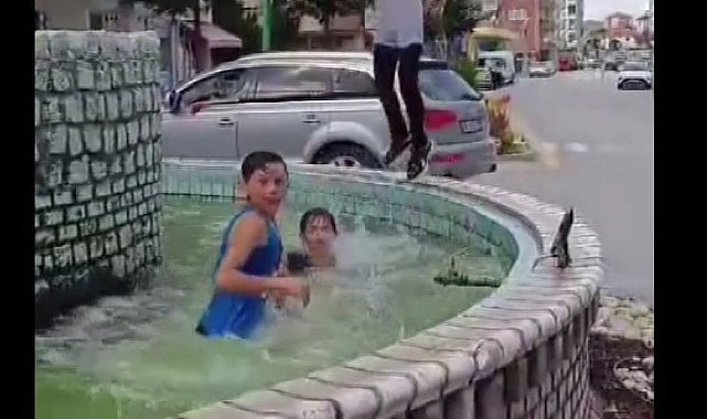Yozgat'ta çocukların süs havuzunda tehlikeli oyunu