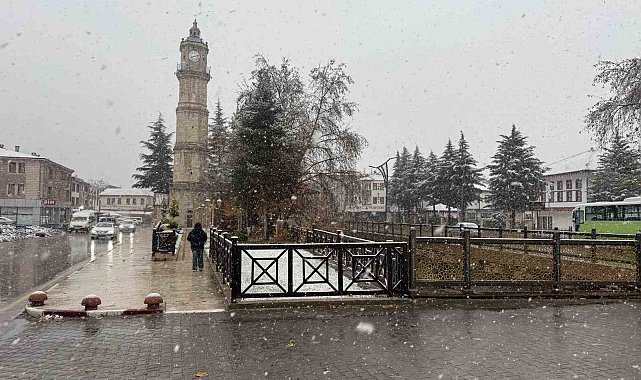 1650 rakımlı Çamlıbel Geçidi'nde kar ve tipi etkili oldu