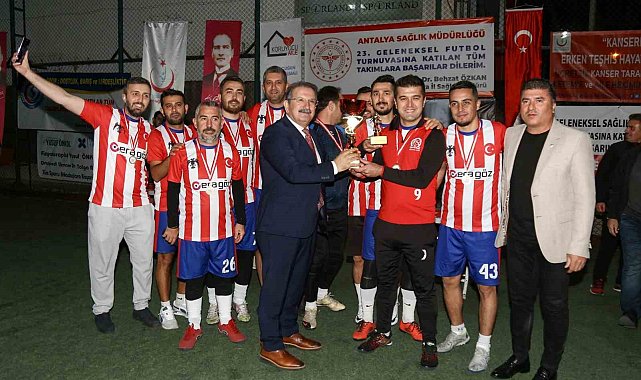 'Sağlık için sahadayız' turnuvasının galibi Tıp Fakültesi oldu