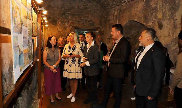 'Ukraynalı Kadın Ressamların Gözünden Alanya' sergisi açıldı