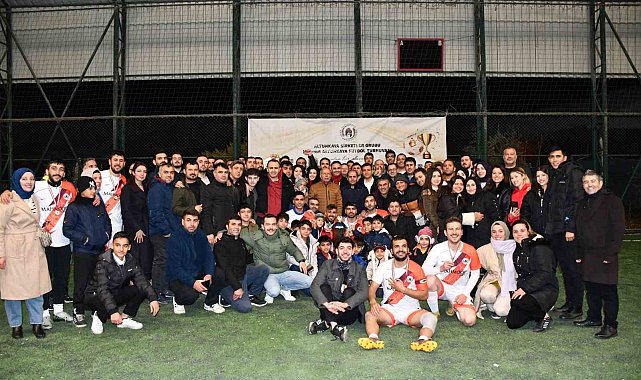 8&#039;inci Altunkaya Futbol Turnuvası&#039;nın şampiyonu Confy oldu