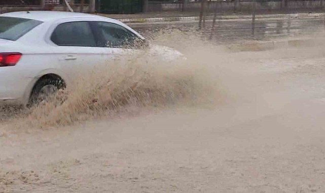 Adıyaman'da sağanak yağış etkili oldu