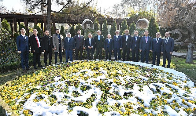AK Parti Yerel Yönetimler Başkanı Yılmaz: "AK Parti siyasetimizin sorumluluklarını ve hepimize yansıyan boyutunu inceledik"