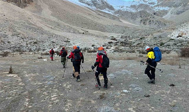 Aladağlar&#039;da kaybolan dağcı kız kardeşler Kayseri&#039;de bulundu