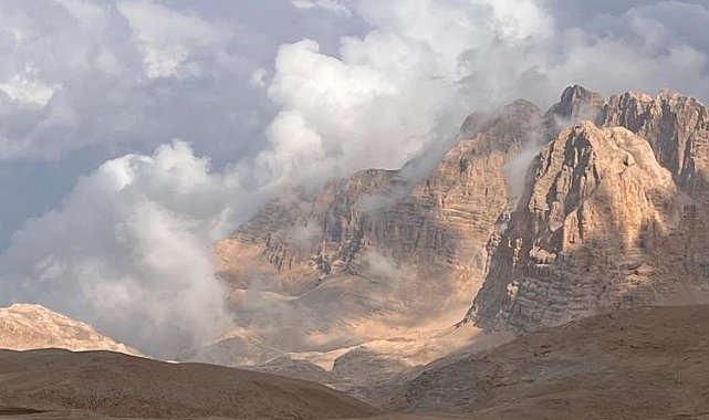Aladağlar'da yürüyüşe çıkan yabancı uyruklu ikizler kayboldu