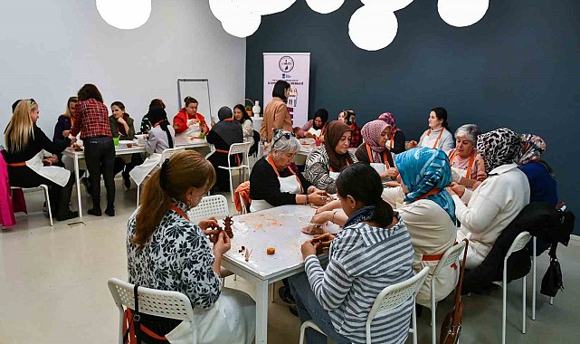 Ankara Büyükşehir Belediyesinden kadınlara yönelik kil atölyesi