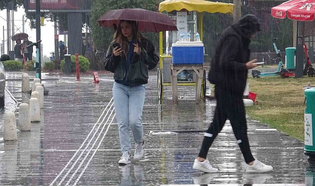Antalya'da turuncu kod uyarısı: 6 ilçede taşımalı eğitime yarın bir gün ara verildi