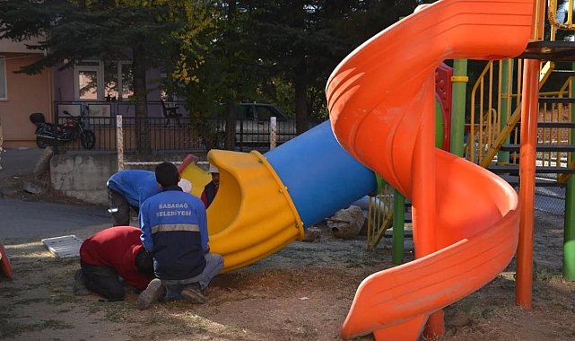 Babadağ'da parklarda yenileme çalışmaları devam ediyor