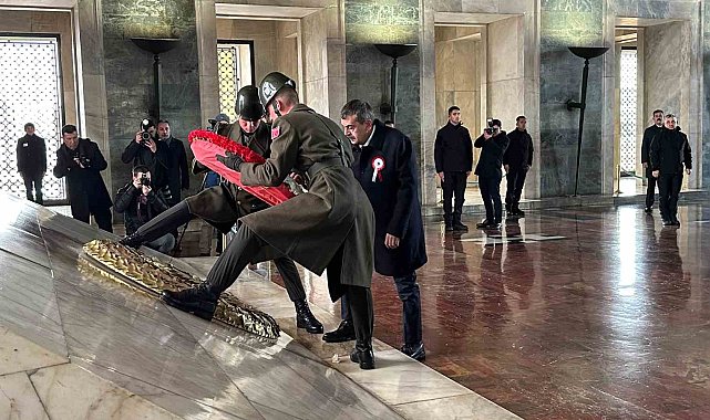 Bakan Tekin, 81 ilden gelen öğretmenlerle Anıtkabir'i ziyaret etti