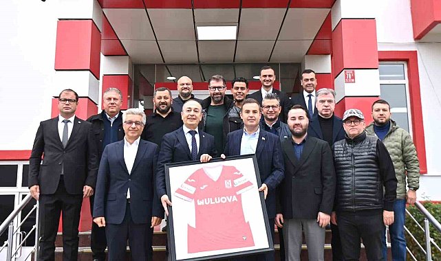 Balıkesir Büyükşehir Belediye Başkanı Ahmet Akın, Balıkesirspor Kulübü'nü ziyaret etti