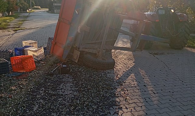 Balıkesir'de traktör römorku devrildi: 5 yaralı