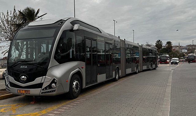 Bandırma&#039;da 282 kişilik metrobüs hizmete girdi