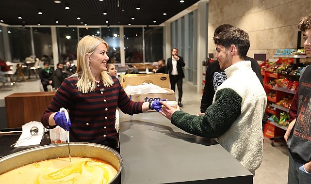 Başkan Doğan sıcak çorba ikramı ile öğrencilerin içini ısıtıyor