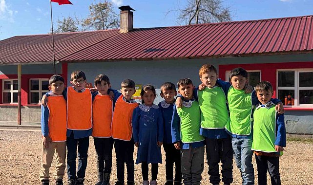 Başkan Güler'den öğretmen ve öğrencilere sürpriz