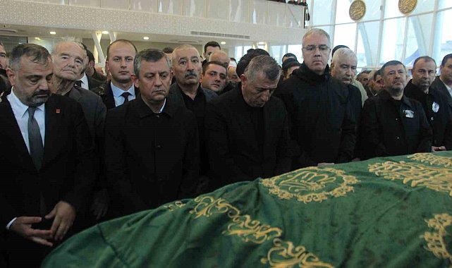 Başkan Günay'ı acılı gününde Özgür Özel yalnız bırakmadı