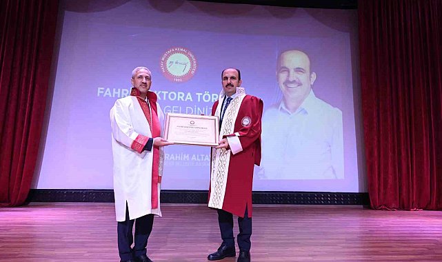 Başkan Uğur İbrahim Altay&#039;a Hatay&#039;da fahri doktora verildi