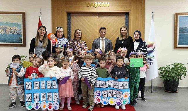Başkan Ünlü, minik misafirlerini ağırladı
