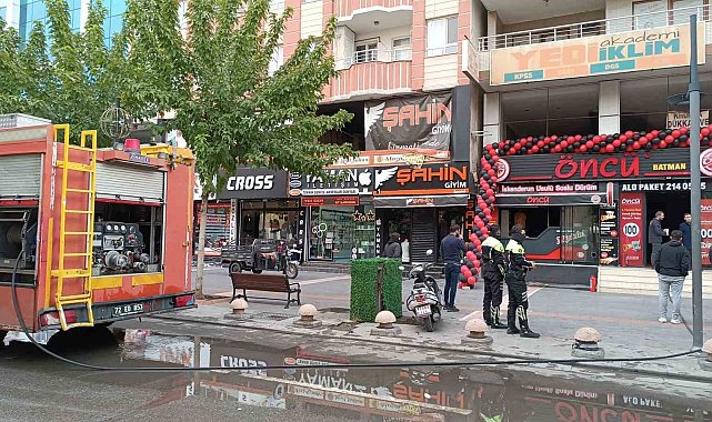 Batman'da döner salonunda yangın