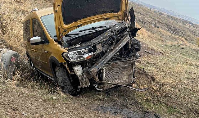 Batman'da hafif ticari araç şarampole yuvarlandı: 1 yaralı