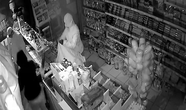 Batman'da market hırsızları güvenlik kameralarına takıldı