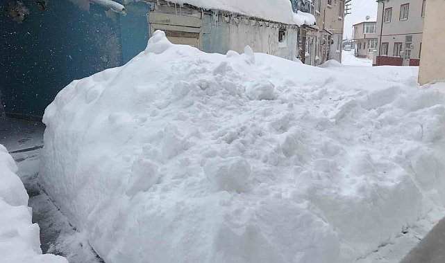 Bayburt'un en büyük mahallesi olan 'Şingah' kara gömüldü vatandaşlar belediyeden acil yardım bekliyor
