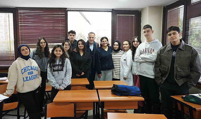 Belikdüzü Belediye Başkanı öğretmenlerle bir araya geldi