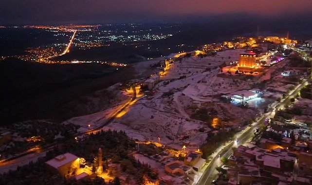 Beyaza bürünen Mardin, gece havadan görüntülendi