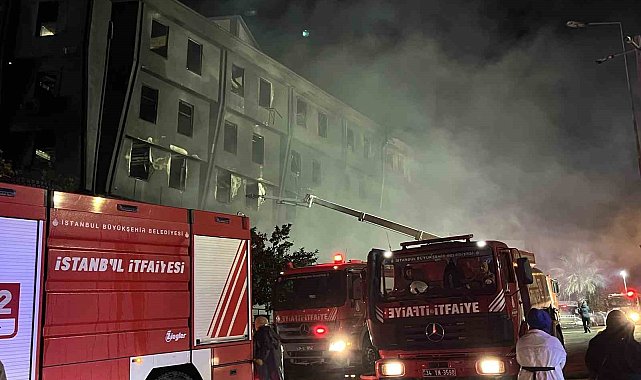Beylikdüzü'ndeki fabrika yangını 16 saat sonra kontrol altına alındı