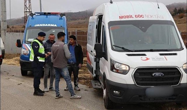 Bilecik'te 5'i düzensiz göçmen, 8'i araması bulunan 13 kişi yakalandı