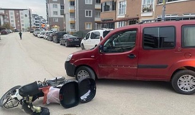 Bilecik'te hafifi ticari araç ile motosikletin çarpışması sonucu 1 kişi yaralandı
