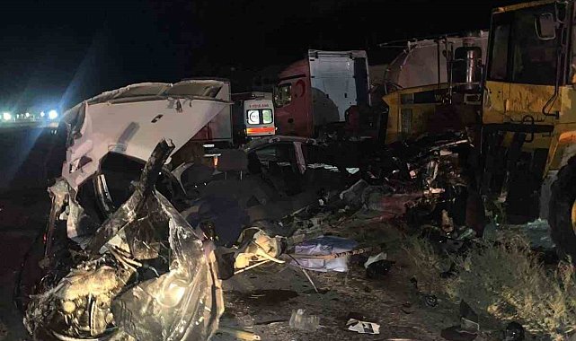 Bilecik'te kepçeye çarpan otomobil sürücüsü hayatını kaybetti