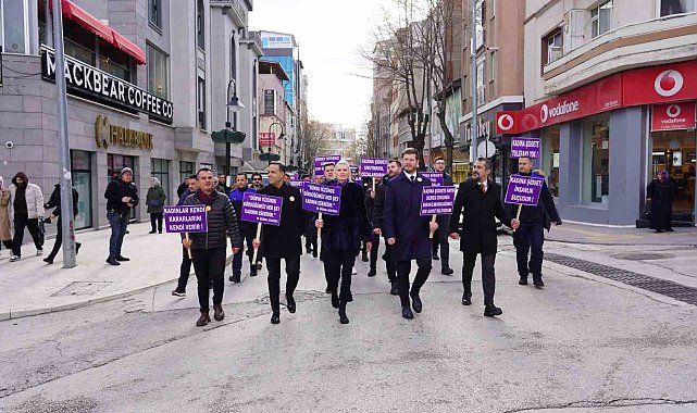 Bilecikli erkekler 'Kadına Karşı Şiddete Hayır' demek için yürüdü